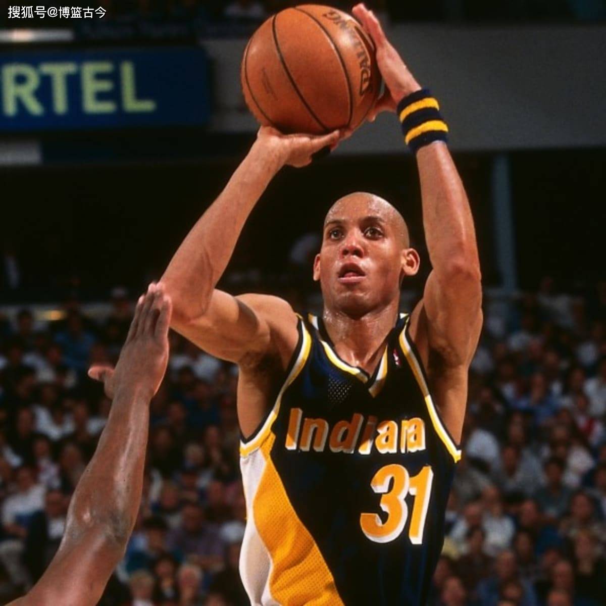 NBA新赛季40大中锋!约基奇登顶榜首,杨瀚森逆袭压倒艾顿和莱夫利